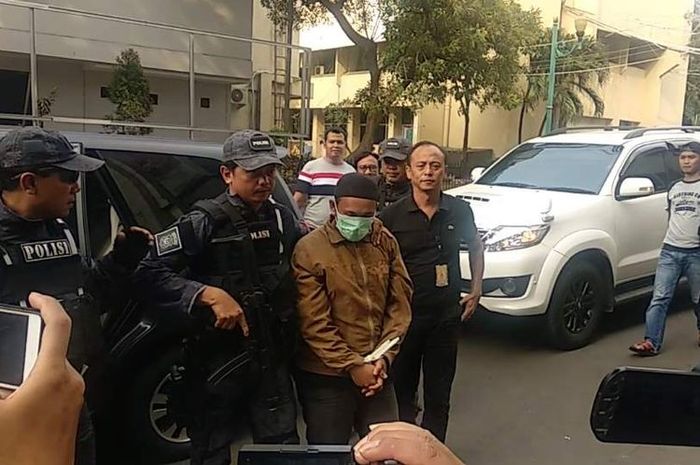 HS, tersangka yang mengancam akan memenggal kepala Jokowi