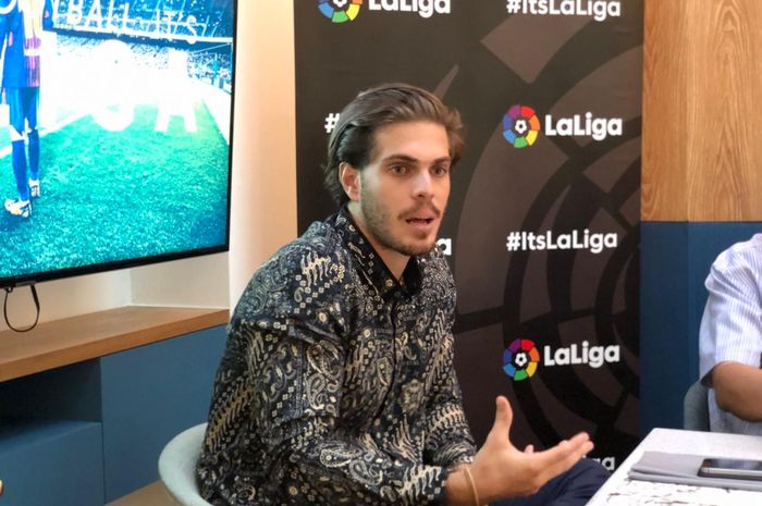 Rodrigo Gallego, perwakilan La Liga di Indonesia, memberikan briefing ke media terkait laporan keuangan Liga Spanyol di Jakarta, Selasa (14/5/2019)