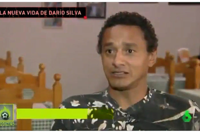 Dario Silva, eks penyerang timnas Uruguay yang kini menjadi pelayan di sebuah warung pizza di Malaga.