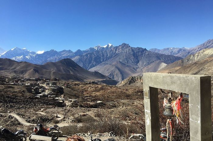 Ada Sebuah Kerajaan Terpencil di Antara GunungGunung Tinggi Himalaya