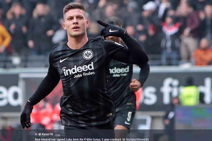 Penyerang Real Madrid, Luka Jovic, saat masih memperkuat Eintracht Frankfurt.