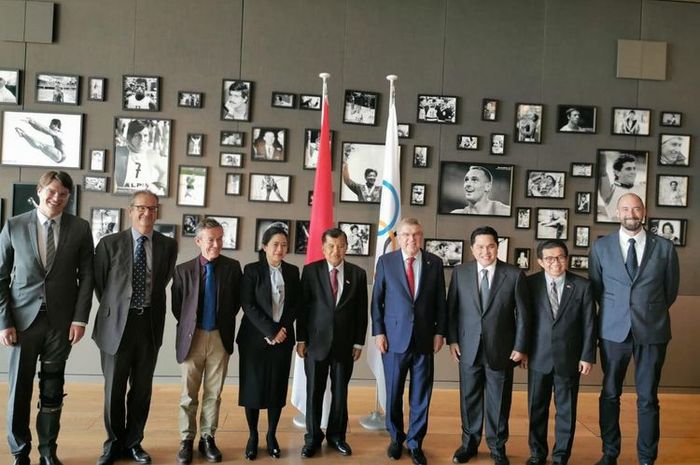Rombongan pemerintah Indonesia dan Komite Olimpiade Indonesia (KOI) saat bertemu dengan Komite Olimpiade Internasional (IOC) di Swiss.