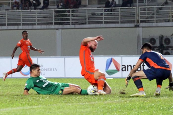 Laga pekan perdana Liga 1 2019 antara tuan rumah Borneo FC Vs Bhayangkara FC di Stadion Aji Imbut, Tenggarong, Kalimantan Timur, Kamis (16/5/2019).