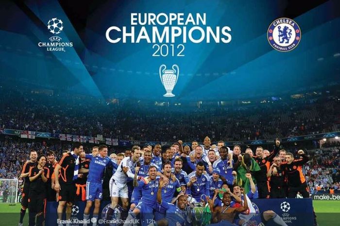 Para pemain Chelsea merayakan trofi juara Liga Champions musim 2011-2012 setelah mengalahkan Bayern Muenchen.