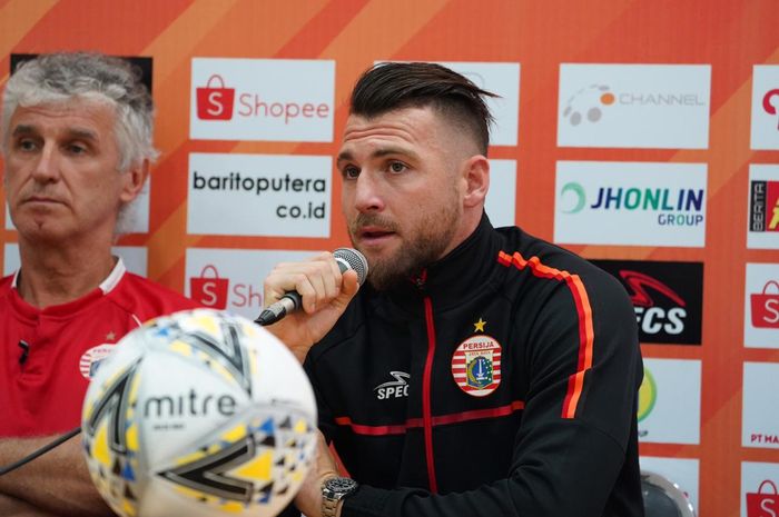 Striker Persija, Marko Simic saat jumpa pers pra-laga kontra tuan rumah Barito Putera pada pekan pertama Liga 1 2019 di Banjarmasin, 19 Mei 2019. 
