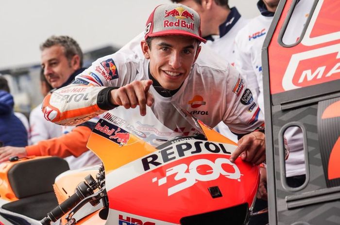 Pembalap tim Repsol Honda, lakukan selebrasi usai meraih kemenangan pada MotoGP Prancis 2019, Minggu (19/5/2019)