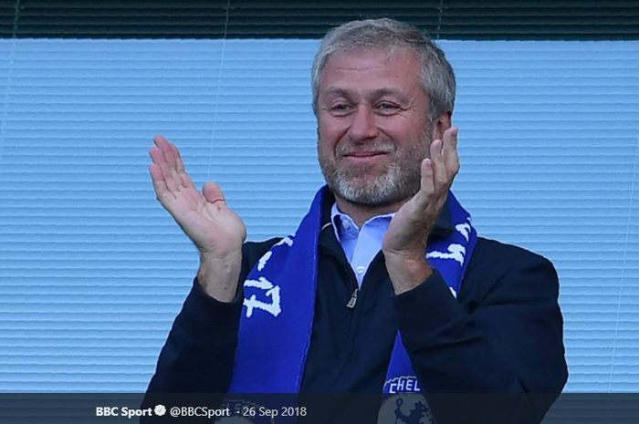 Akibat Invasi Rusia Ukraina, Roman Abramovich dikabarkan akan menjual Chelsea dengan tiga calon pembeli siap mengakuisisi The Blues.