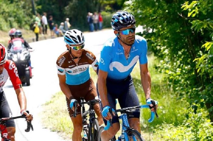 Jose Joaquin Rojas, pebalap sepeda profesional asal Spanyol, pamerkan kondisi otot kaki yang tidak wajar usai turut serta di ajang Giro d'Italia.