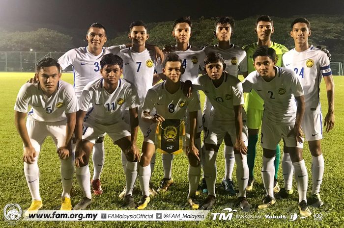 Para pemain timnas U-18 Malaysia sebelum melakoni uji coba kontra PDRM FA di Bukit Jelutong, Shah Alam pada 23 Mei 2019. 