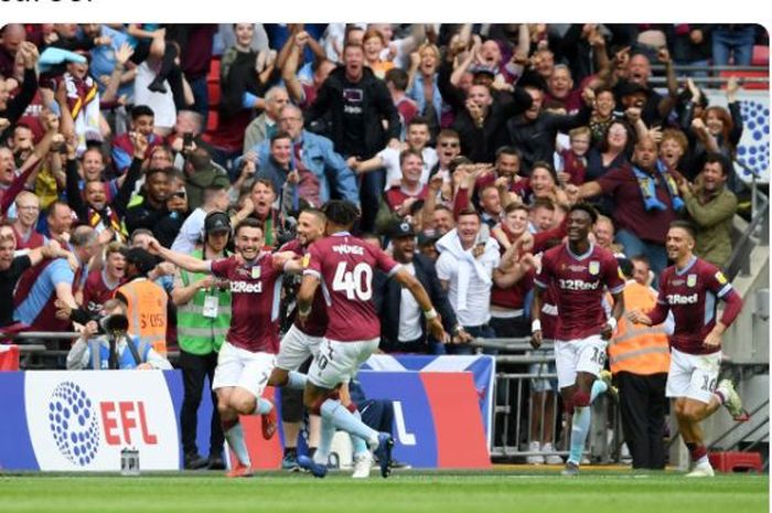 Para pemain Aston Villa merayakan gol yang dicetak ke gawang Derby County dalam laga final play-off Championship di Stadion Wembley, Senin (27/5/2019).