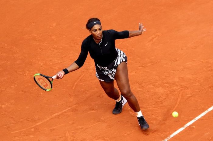 Aksi petenis asal Amerika Serikat (AS), Serena Williams pada putaran pertama French Open 2019, Senin (27/5/2019)