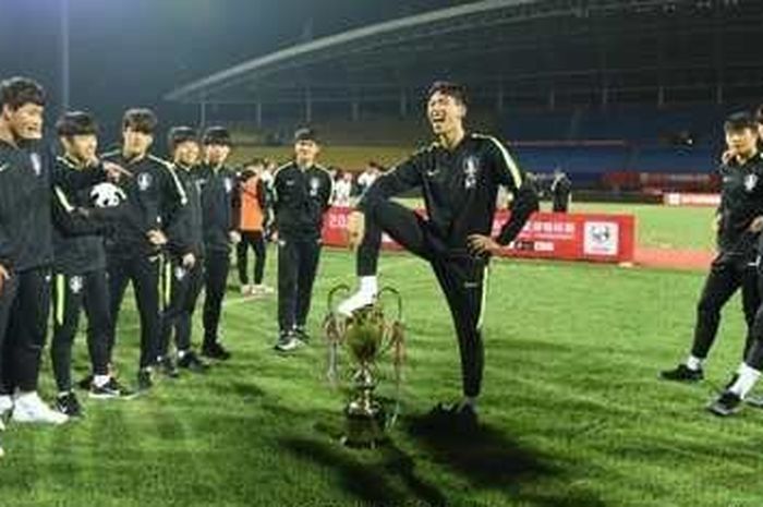 Selebrasi timnas U-18 Korea Selatan setelah memenangi kejuaraan Panda Cup 2019.