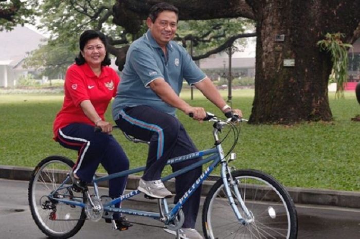 Ani Yudhoyono bersama sang suami, Susilo Bambang Yudhoyono