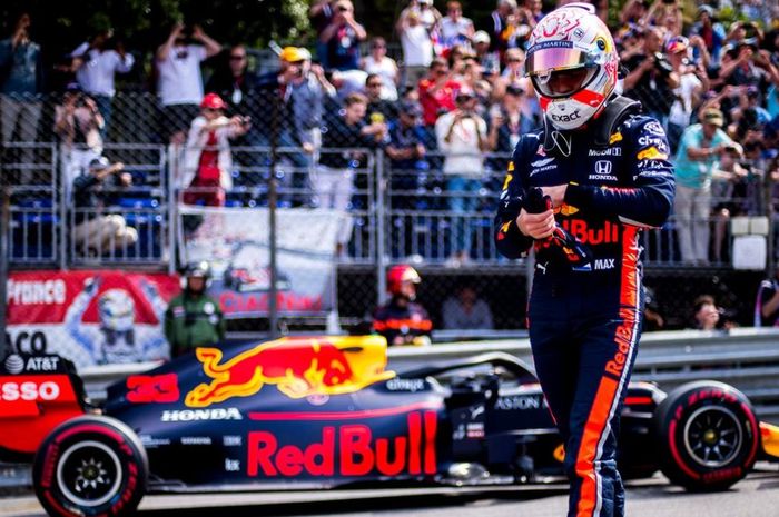 Pembalap F1 dari tim Red Bull usai melakoni balapan pada seri F1 Monaco 2019.