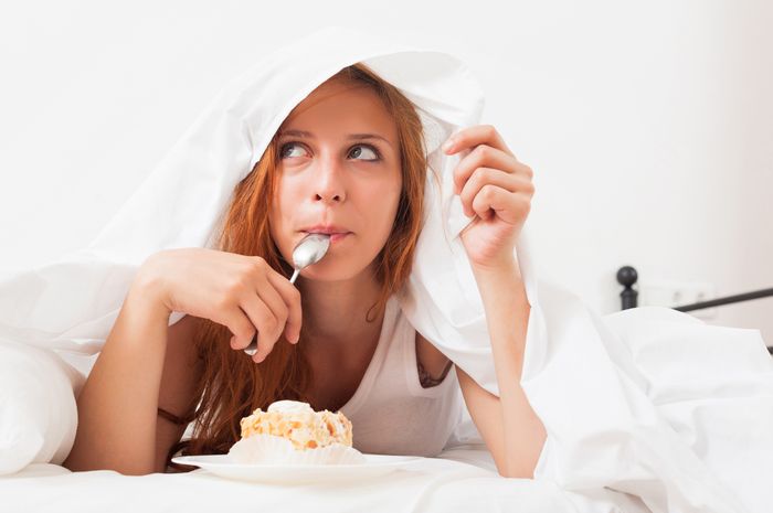 Cek Fakta: Benarkah Makan Malam Sebelum Tidur Buruk Bagi Kesehatan? Makan malam tidak memperlambat sistem pencernaan dan membuat tubuh 