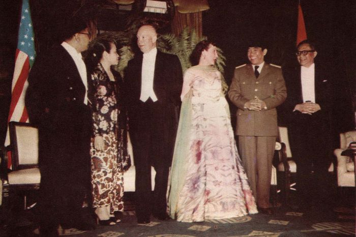 Ruslan Abdulgani, Ny. Moekarto, Presiden Dwight Eisenhower dan Ibu Negara Mamie Eisenhower, Presiden Soekarno, Moekarto Notowidigdo di Amerika Serikat.