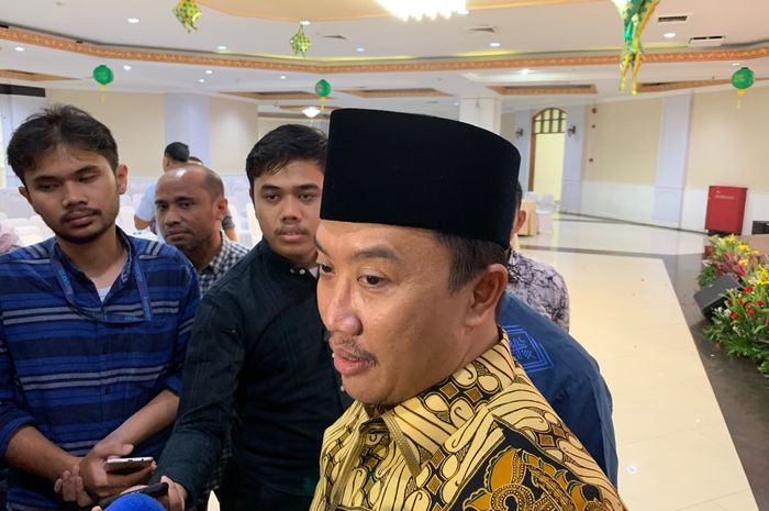 Menteri Pemuda dan Olahraga, Imam Nahrawi, berbicara kepada wartawan di Wisma Kemenpora di Jakarta, Selasa (11/6/2019)