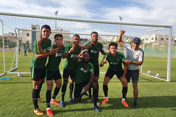 Para pemain timnas Indonesia saat menjalani latihan di Yordania.