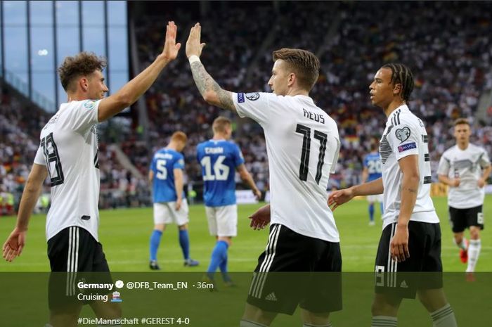 Marco Reus mencetak gol untuk timnas Jerman ke gawang Estonia dalam partai kualifikasi Piala Eropa di Opel Arena Mainz, 11 Juni 2019.