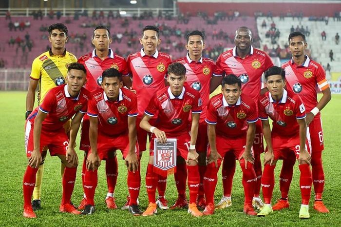 Para pemain Kelantan FA jelang menjamu UiTM FC pada lanjutan Liga Premier Malaysia 2019 di Stadion Sultan Muhammad IV, 14 Juni 2019.