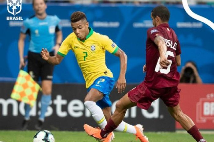 Penyerang timnas Brasil, David Neres (kiri), beraksi dalam laga Grup A Copa America 2019 melawan timnas Venezuela di Stadion Arena Fonte Nova, Rabu (19/6/2019) pagi WIB.