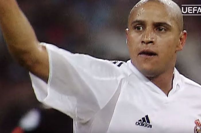 Roberto Carlos ketika membela klub besar Spanyol, Real Madrid, pada tahun 2000-an.
