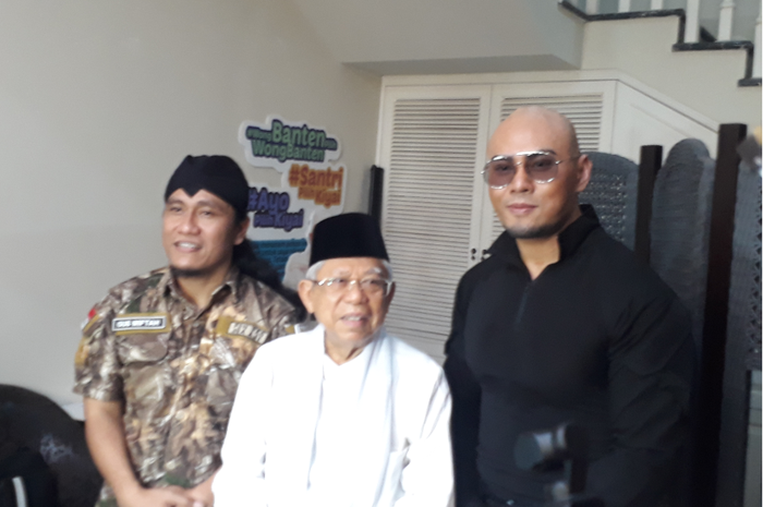 Deddy Corbuzier saat mendatangi rumah Kyai Ma'ruf Amin di kawasan Menteng, Jakarta Pusat, Jumat (21/6/2019).
