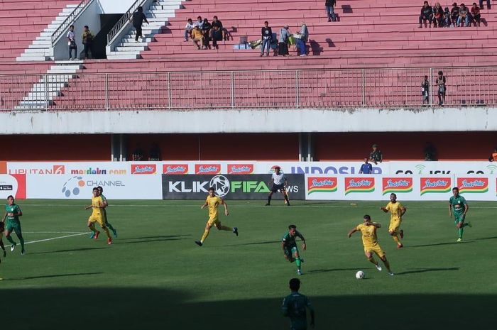 PSS Sleman Vs Bhayangkara FC pada pekan kelima Liga 1 2019 di Stadion Maguwoharjo, Sleman, Jumat (21/6/2019).