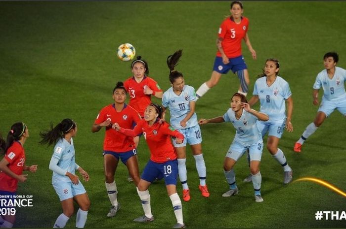 Timnas putri Thailand saat menghadapi Chile pada lanjutan grup Piala Dunia Wanita 2019.