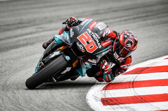 Aksi pembalap tim Petronas Yamaha SRT, Fabio Quartararo pada MotoGP Catalunya 2019, Minggu (16/6/2019)