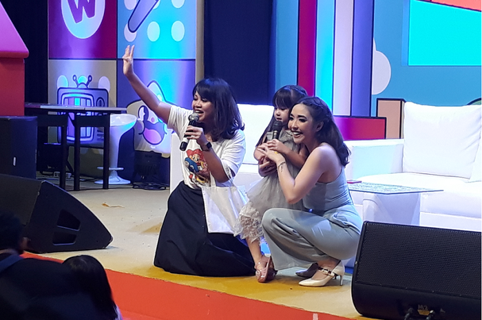 Gisella Anastasia dan Gempita Nora Marten saat jadi bintang tamu di acara Wonderfest 2019, di JCC, Senayan, Jakarta Pusat pada Minggu (23/6/2019).
