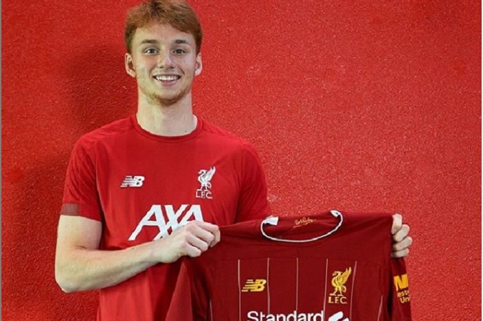 Sepp van den Berg, pesepak bola berusia 17 tahun asal Belanda rekrutan anyar pertama Liverpool di bursa transfer musim panas 2019.