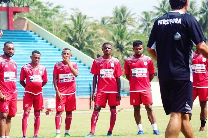 Skuat Persipura Jayapura siap menghadapi Semen Padang.