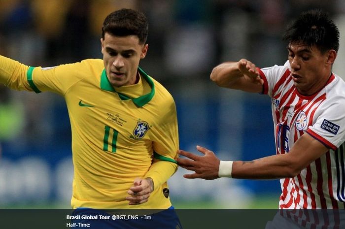 Philippe Coutinho dibayangi Celso Ortiz saat Brasil berhadapan dengan Paraguay pada pertandingan perempat final Copa America 2019
