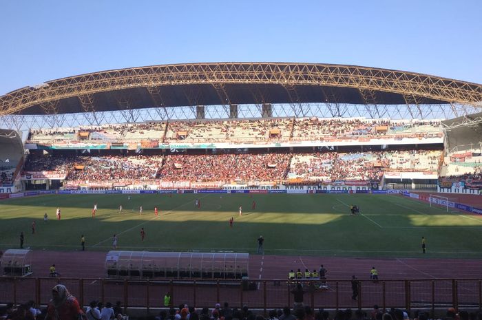 Persija Jakarta Vs Borneo FC pada semifinal leg pertama Piala Indonesia 2018/2019 di Stadion Wibawa Mukti, Santu (29/6/2019).