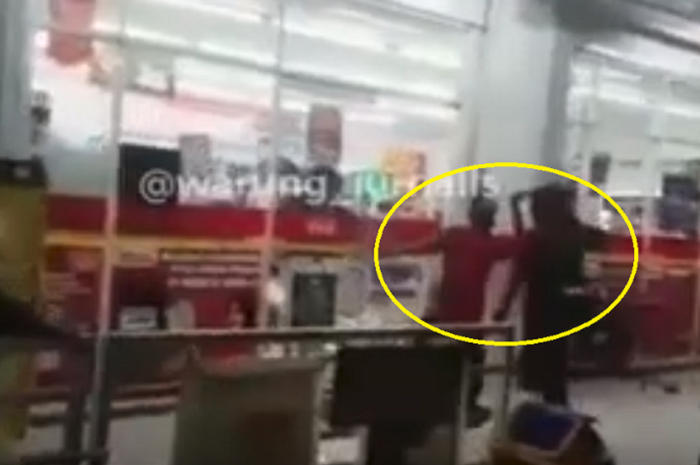 Minimarket Diserang Sekelompok Pemuda Saat Malam Hari Aksinya