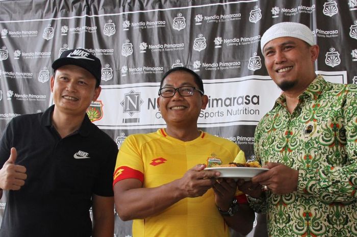 Bhayangkara FC sepakat memperpanjang kerjasama dengan perusahaan catering asal Indonesia, Nendia Primarasa, selama satu musim