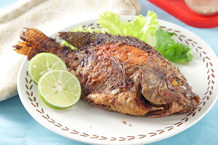 3 Resep Ikan Goreng yang Enak Buat Makan Siang, Ikan Goreng Cabai Hijau