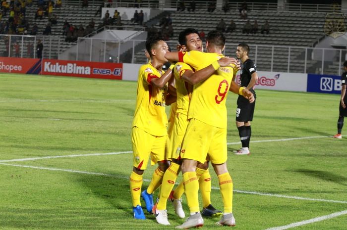 Pemain Bhayangkara FC, Ramiro Fergonzi, merayakan gol ke gawang Tira Persikabo