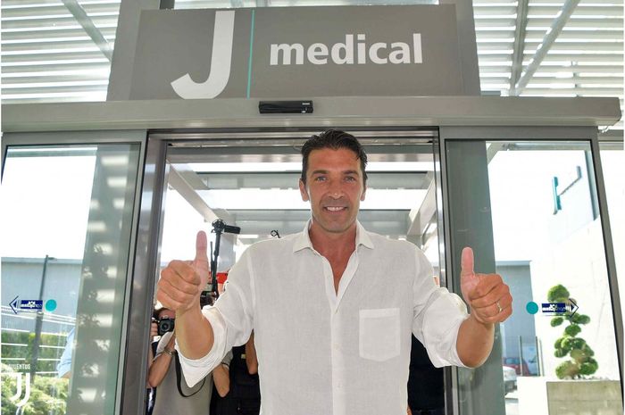 Kiper Juventus, Gianluigi Buffon, jelang tes medis, Kamis (4/7/2019) waktu setempat.