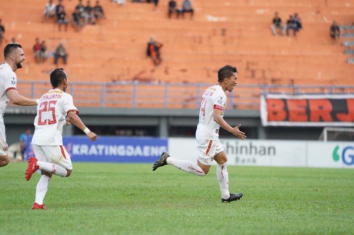 Ismed Sofyan merayakan gol yang dicetaknya saat Persija Jakarta dijamu Borneo FC di Stadion Segiri, Samarinda, Sabtu (6/7/2019).