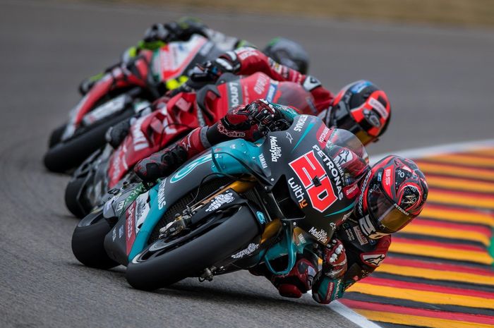 Pembalap Petronas Yamaha SRT, Fabio Quartararo (#20), kala beraksi di Sachsenring dalam salah satu sesi MotoGP Jerman 2019 yang digelar Sabtu (6/7/2019)