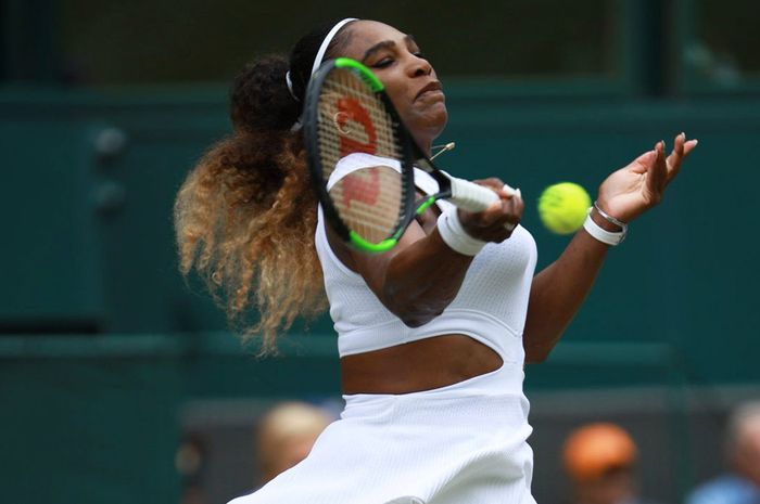 Petenis Amerika Serikat, Serena Williams, menjalani pertandingan perempat final Wimbledon 2019 di Centre Court All England Lawn Tennis and Croquet Club, Wimbledon, Inggris, Selasa (9/7/2019).