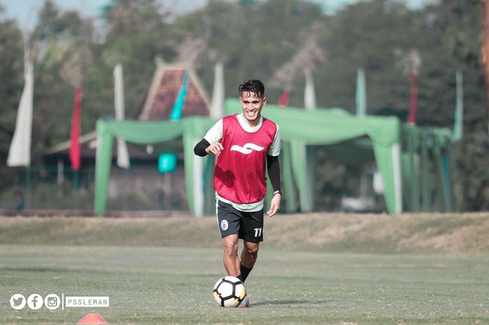 Gelandang PSS Sleman, Sidik Saimima, memberikan bocoran mengenai keunggulan tim Persebaya Surabaya.