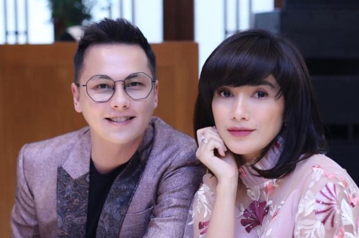 Selalu Pakai Masker Saat Pacaran, Alasan Andhika Pratama dan Ussy Sulistiawaty Jadi Sorotan! - Nova