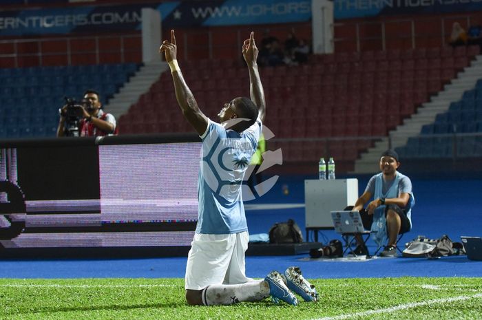 Selebrasi striker Petaling Jaya City FC, Washington Brandao seusai membobol gawang Johor Darul Takzim pada pekan ke-21 Liga Super Malaysia 2019 di Stadion Larkin, Johor Bahru, 16 Juli 2019. 