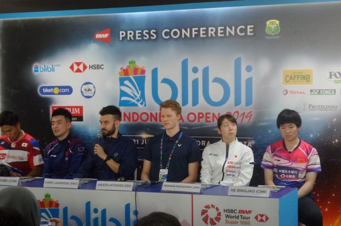 Perwakilan pebulu tangkis luar negeri dalam konferensi pers jelang Indonesia Open 2019 di Istora Senayan, Jakarta, Senin (15/7/2019).