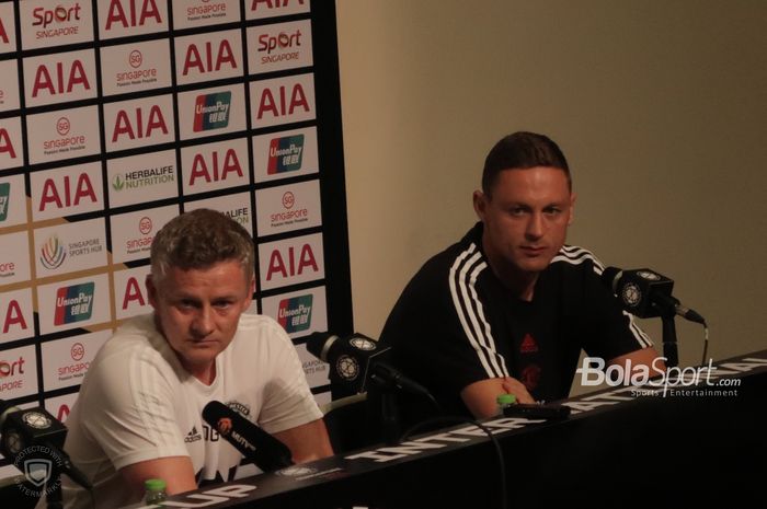 Ole Gunnar Solskjaer dan Nemanja Matic saat konferensi pers International Champions Cup 2019 jelang laga Manchester United Vs Inter Milan di National Stadium, Singapura, Jumat (19/7/2019).