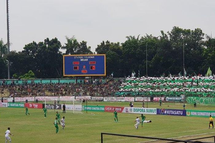 Suasana laga PSMS vs Blitar Bandung United dalam lanjutan Liga 2 di Stadion Teladan, Jumat (19/7/2019).