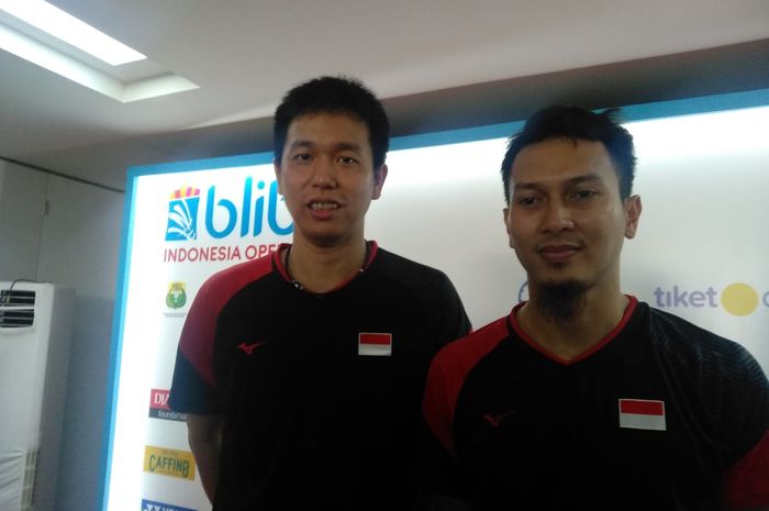 Mohammad Ahsan/Hendra Setiawan usai bertanding di babak semifinal Indonesia Open 2019, di Istora Senayan, Jakarta, Sabtu (20/7/2019).